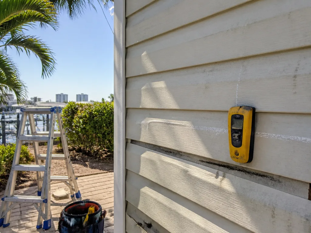 DIY vs when-to-call a pro for Fort Lauderdale siding